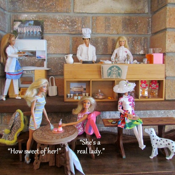 BARBIE DOLLS + 4 DRESSES, VINTAGE COAT & JACKET+ 2 PAIRS SHOES, 2 BLONDES MATTEL - Picture 7 of 12